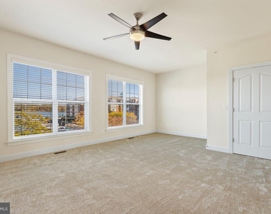 562 Marina Landing Lane - Photo Thumbnail 14