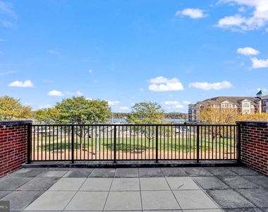 562 Marina Landing Lane - Photo Thumbnail 16