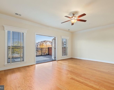 562 Marina Landing Lane - Photo Thumbnail 18