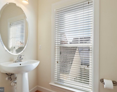 562 Marina Landing Lane - Photo Thumbnail 25