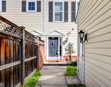 562 Marina Landing Lane - Photo Thumbnail 2