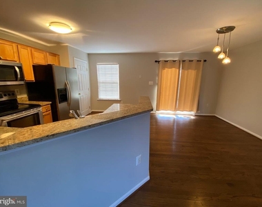 14299 Newbern Loop - Photo Thumbnail 4