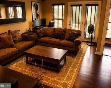 23564 Epperson Square - Photo Thumbnail 4