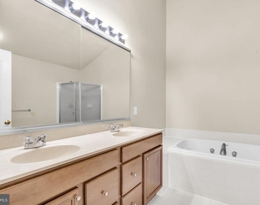 42985 Pascale Terrace - Photo Thumbnail 28