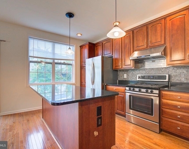 23099 Sunbury Street - Photo Thumbnail 9