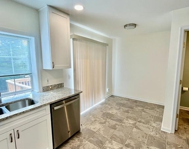312 Stallion Square Ne - Photo Thumbnail 23