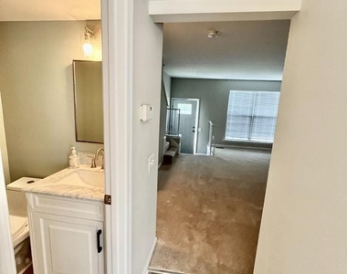 312 Stallion Square Ne - Photo Thumbnail 26