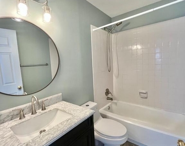 312 Stallion Square Ne - Photo Thumbnail 3