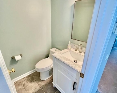 312 Stallion Square Ne - Photo Thumbnail 17