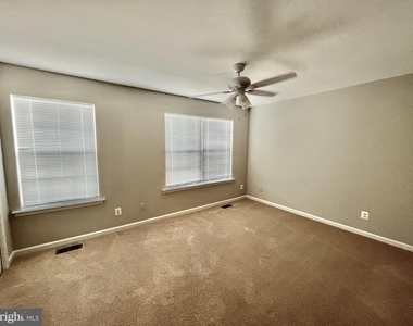 312 Stallion Square Ne - Photo Thumbnail 7