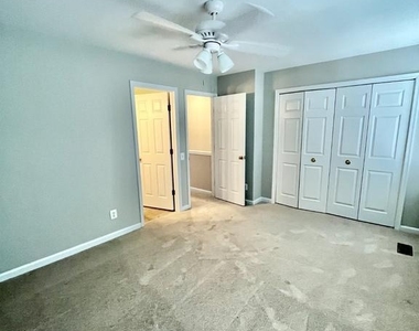 312 Stallion Square Ne - Photo Thumbnail 8