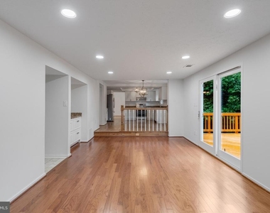 9410 Onion Patch Drive - Photo Thumbnail 10