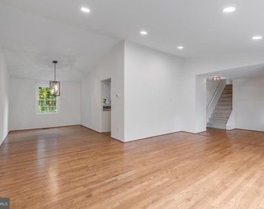 9410 Onion Patch Drive - Photo Thumbnail 4