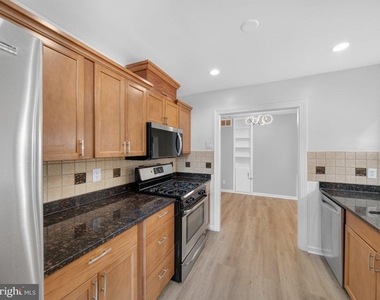 4906 Upland Drive - Photo Thumbnail 9