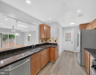 4906 Upland Drive - Photo Thumbnail 7