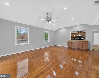 4906 Upland Drive - Photo Thumbnail 12