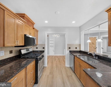 4906 Upland Drive - Photo Thumbnail 5