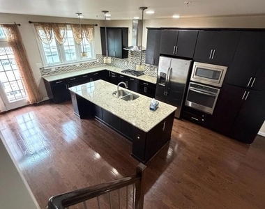 3184 Yeager Drive - Photo Thumbnail 8
