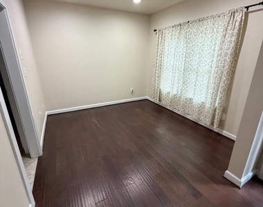 3184 Yeager Drive - Photo Thumbnail 5