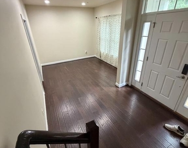 3184 Yeager Drive - Photo Thumbnail 4