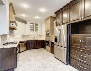 8503 Westown Way - Photo Thumbnail 6