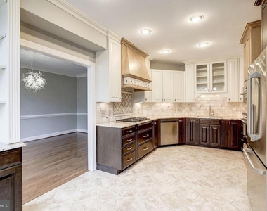 8503 Westown Way - Photo Thumbnail 7