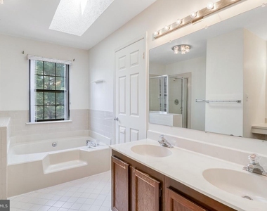 3964 Rosebay Court - Photo Thumbnail 21