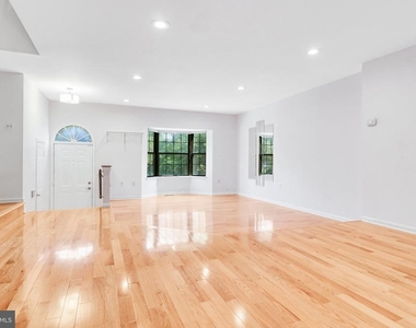 3964 Rosebay Court - Photo Thumbnail 3