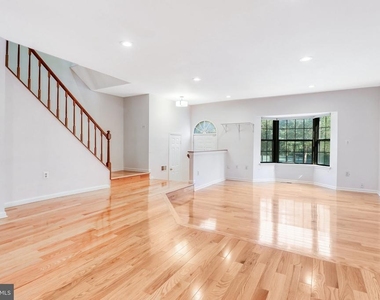 3964 Rosebay Court - Photo Thumbnail 4