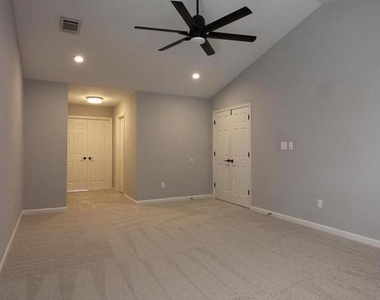 14015 Wood Rock Way - Photo Thumbnail 30