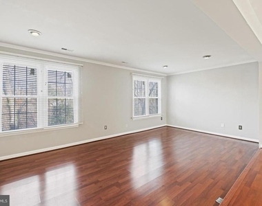 7442 Adams Park Court - Photo Thumbnail 10