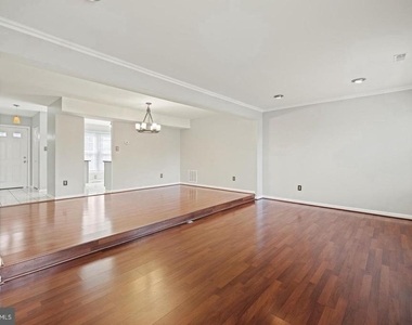 7442 Adams Park Court - Photo Thumbnail 9
