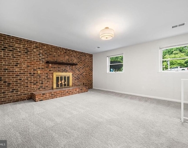 6204 Erman Court - Photo Thumbnail 10