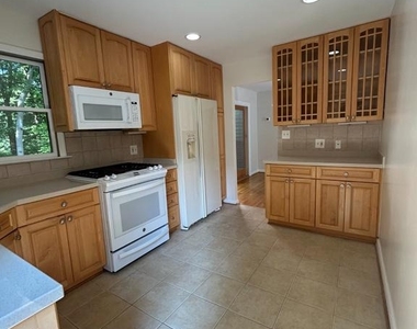 6204 Erman Court - Photo Thumbnail 4