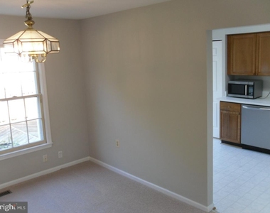 13312 Foxhole Drive - Photo Thumbnail 9