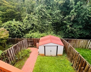 6279 Kerrydale Drive - Photo Thumbnail 16