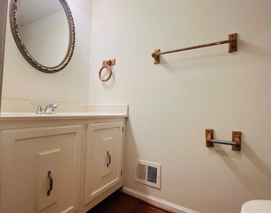 6279 Kerrydale Drive - Photo Thumbnail 12