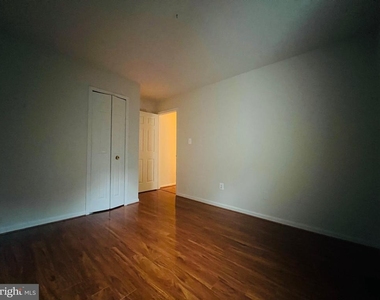 6279 Kerrydale Drive - Photo Thumbnail 11