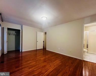 6279 Kerrydale Drive - Photo Thumbnail 7