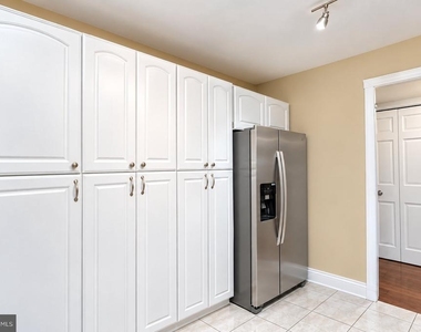 3101 S Manchester Street - Photo Thumbnail 5
