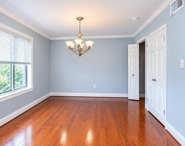 3101 S Manchester Street - Photo Thumbnail 3