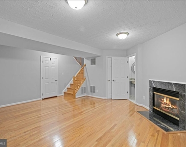 6350 Regal Oak Drive - Photo Thumbnail 28