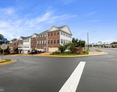 6350 Regal Oak Drive - Photo Thumbnail 32