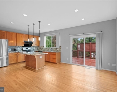 6350 Regal Oak Drive - Photo Thumbnail 2