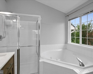 6350 Regal Oak Drive - Photo Thumbnail 19