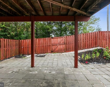 6350 Regal Oak Drive - Photo Thumbnail 31