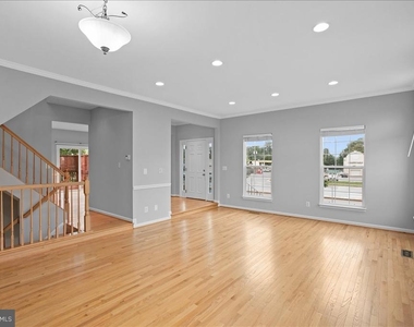 6350 Regal Oak Drive - Photo Thumbnail 13