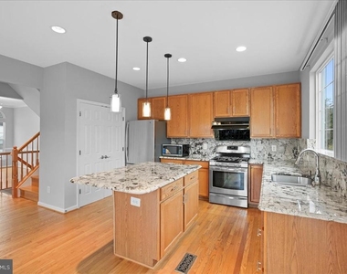 6350 Regal Oak Drive - Photo Thumbnail 6