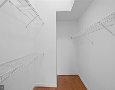 6350 Regal Oak Drive - Photo Thumbnail 22