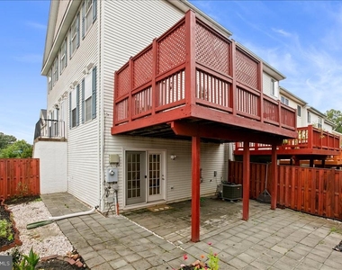6350 Regal Oak Drive - Photo Thumbnail 34